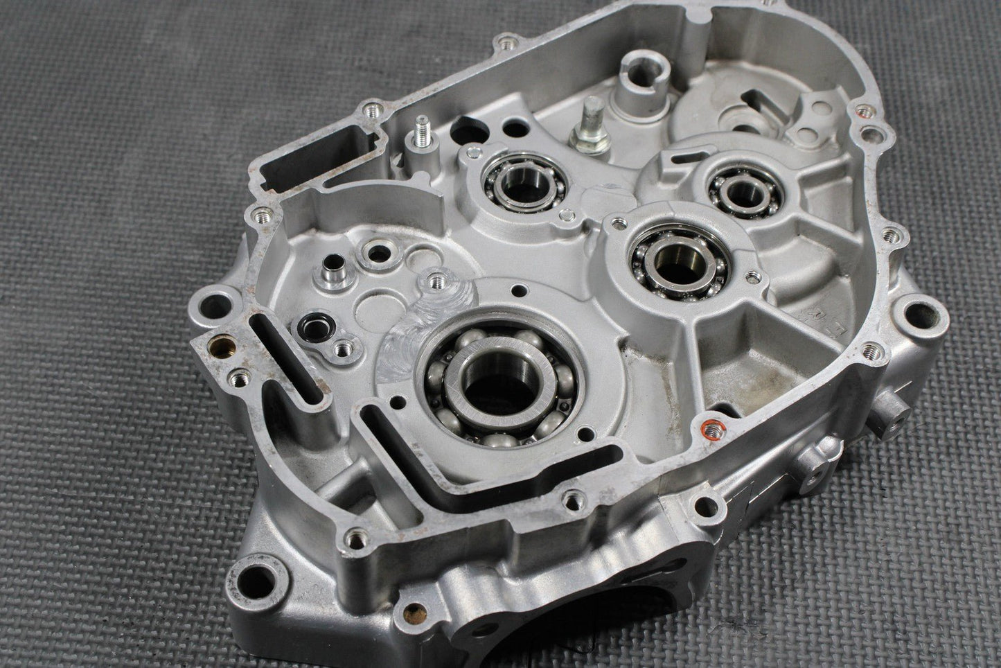 2008 KAWASAKI KLX140 OEM RIGHT ENGINE CRANKCASE CRANK CASES BLOCK 14080 - 02 - hggarage