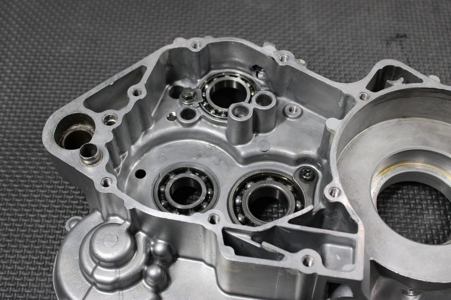 2001 99 - 01 YAMAHA YZ250 OEM RIGHT MOTOR CRANKCASE CRANK CASES BLOCK READ DESC! - hggarage