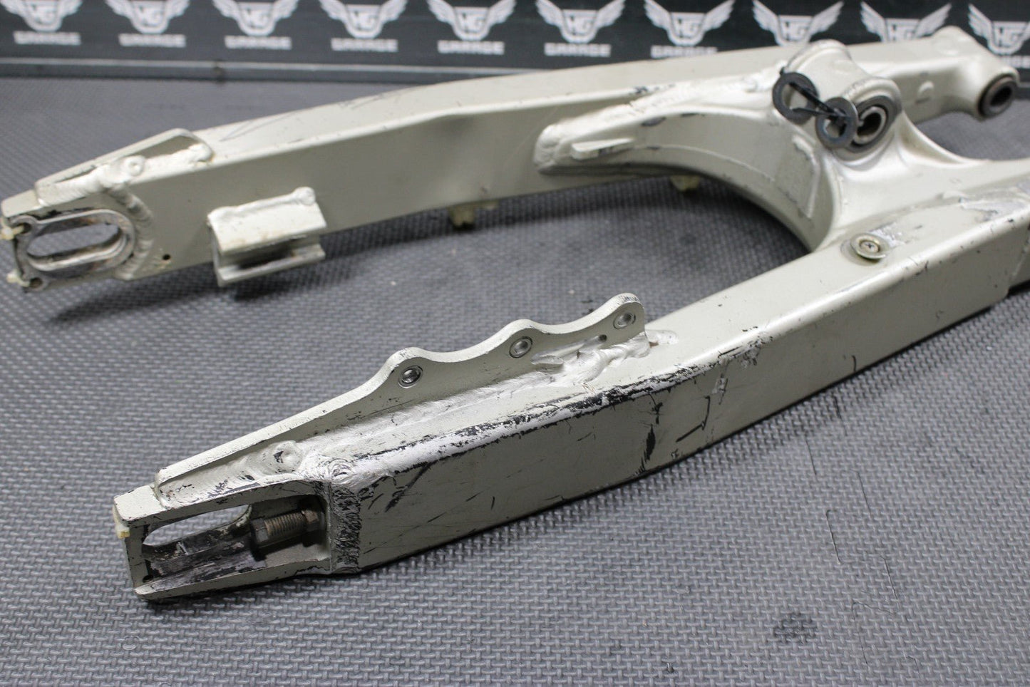 1996 KAWASAKI KX125 KX250 OEM SWINGARM SWING ARM SUSPENSION 33001 - 1487 - TX - hggarage