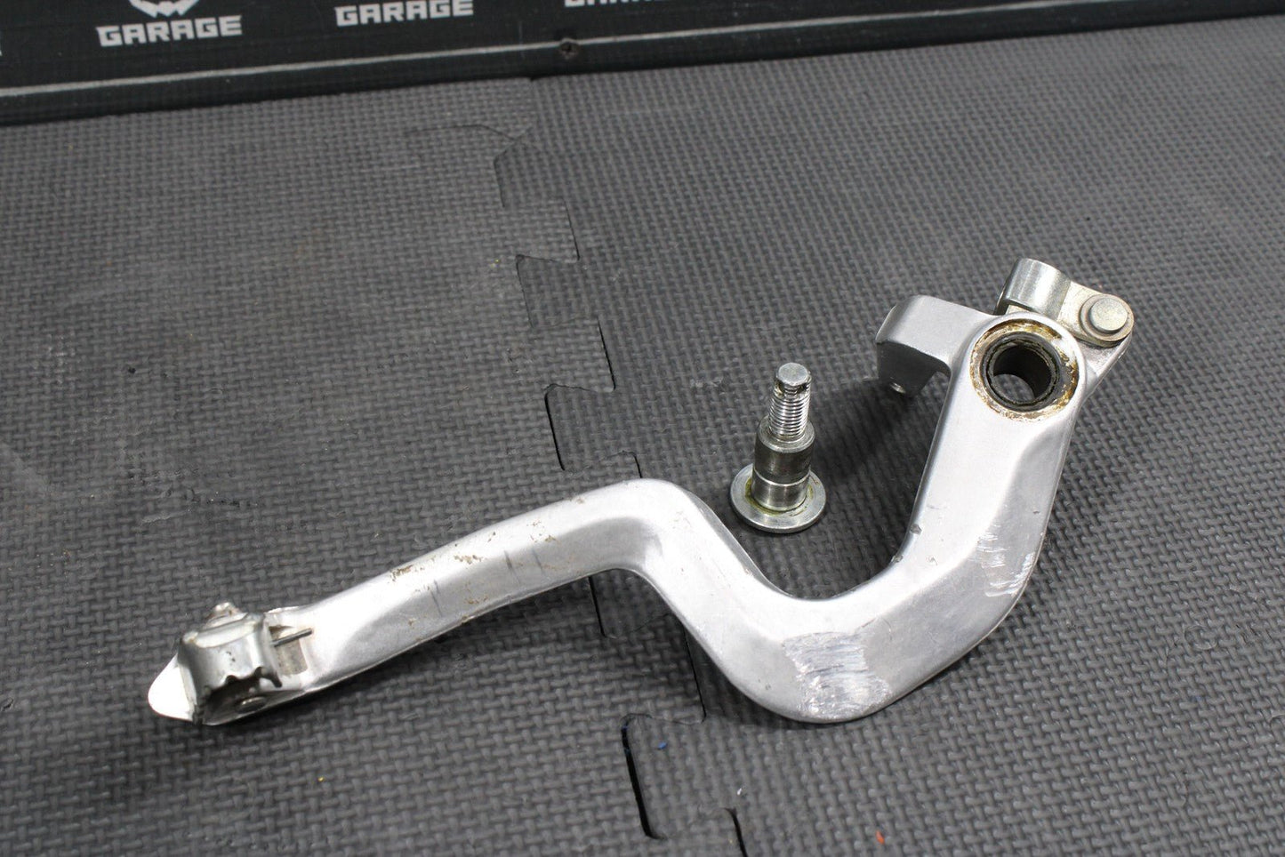 2000 SUZUKI DRZ400 OEM REAR BACK BRAKE CALIPER MASTER CYLINDER PEDAL HOSE - hggarage