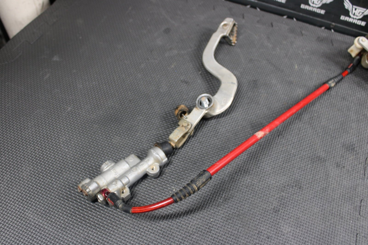 2007 HONDA CR125R CR250R CRF450R OEM REAR BACK BRAKE CALIPER MASTER CYLINDER ASS - hggarage