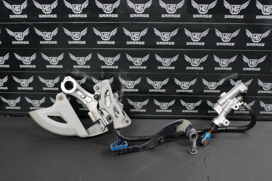 2009 YAMAHA YZ450F OEM NISSIN REAR BACK BRAKE CALIPER MASTER CYLINDER LEVER - hggarage