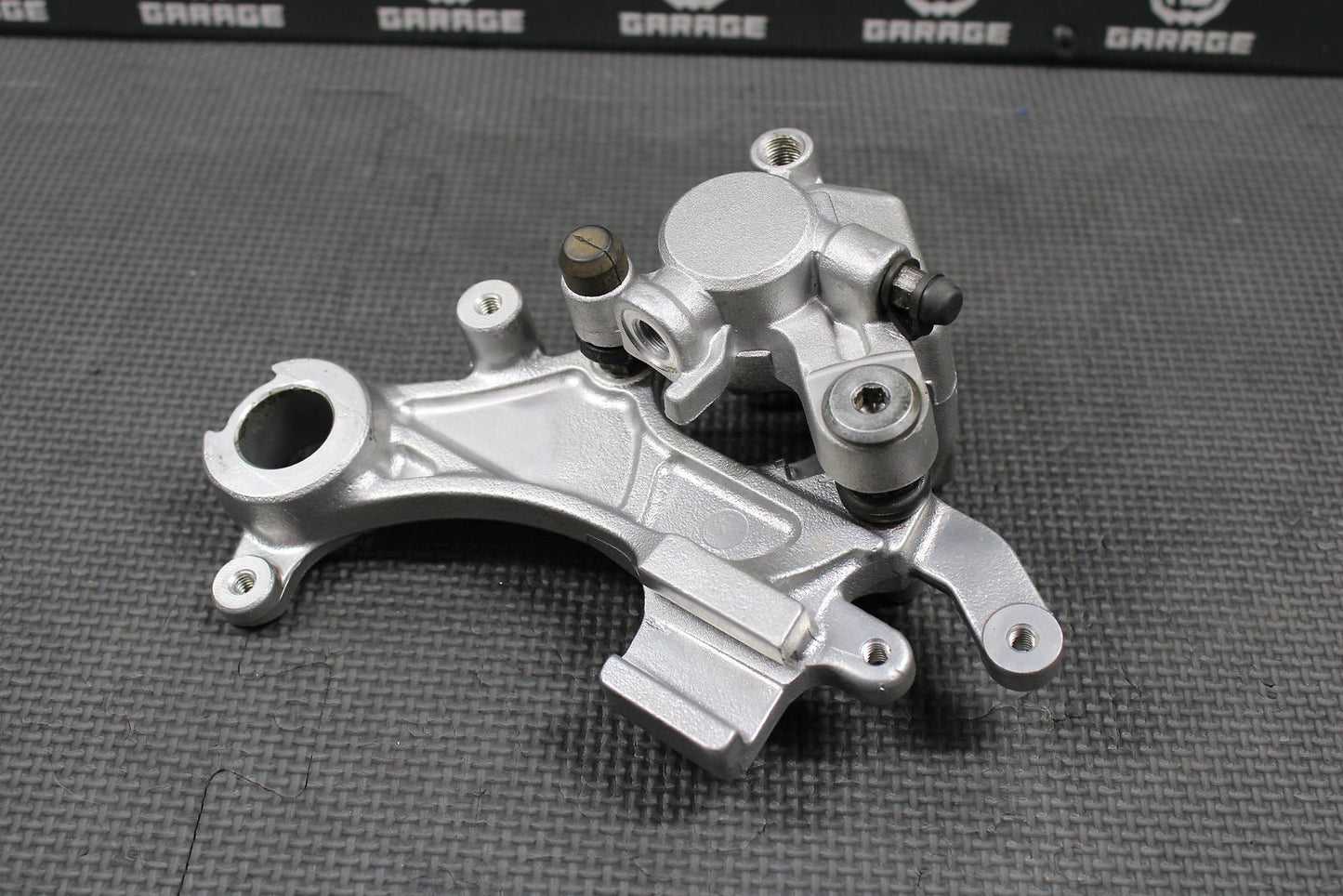 1998 YAMAHA YZ125 YZ250 OEM NISSIN REAR BACK BRAKE CALIPER 5DH - 2580W - 00 - 00 NICE - hggarage