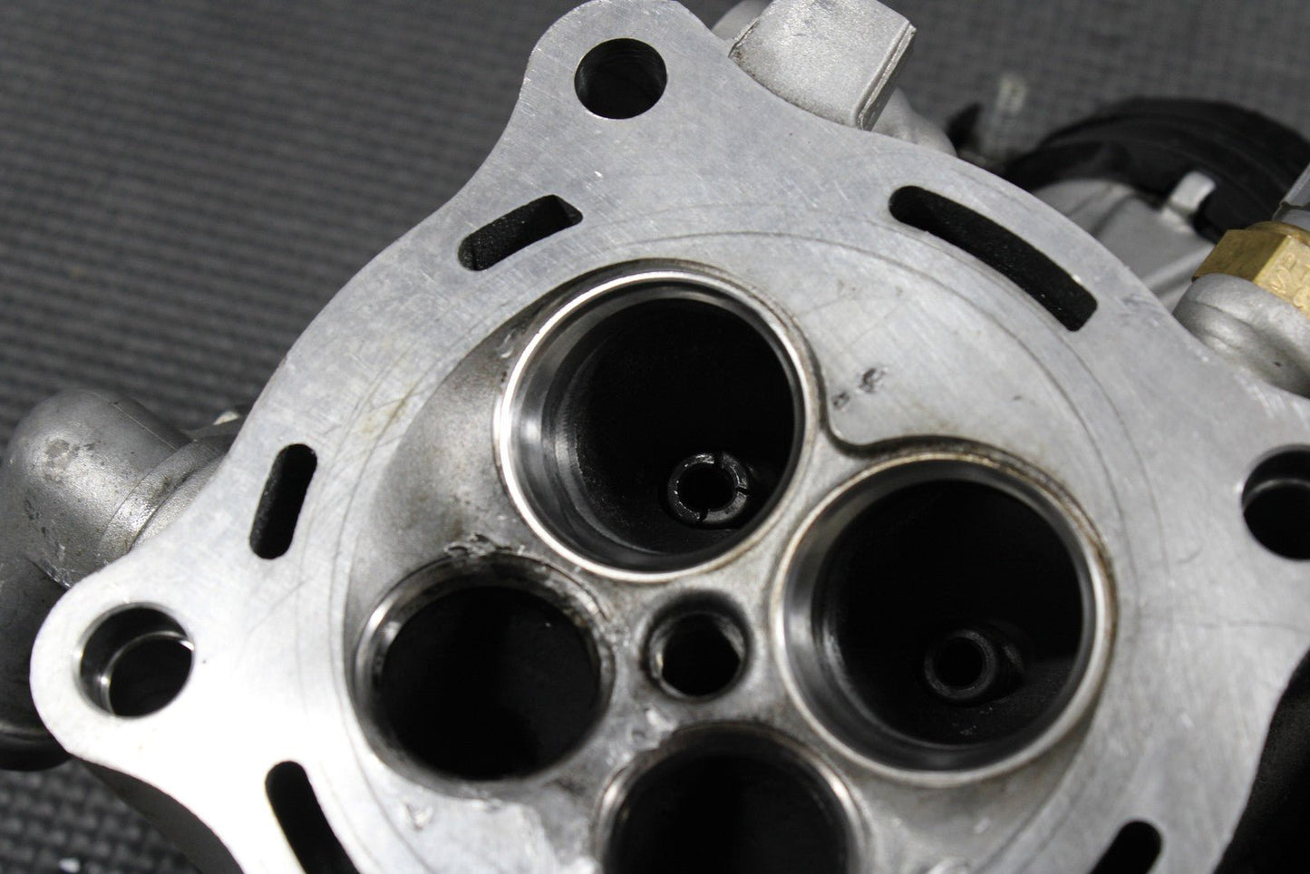 HONDA CRF250R OEM ENGINE MOTOR CYLINDER HEAD 12010 - K95 - AA0 REPAIR! - hggarage