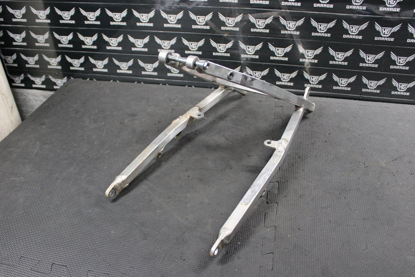 2002 HONDA CRF450R OEM REAR BACK SUB FRAME SUBFRAME NICE! 50200 - MEB - 670 - hggarage