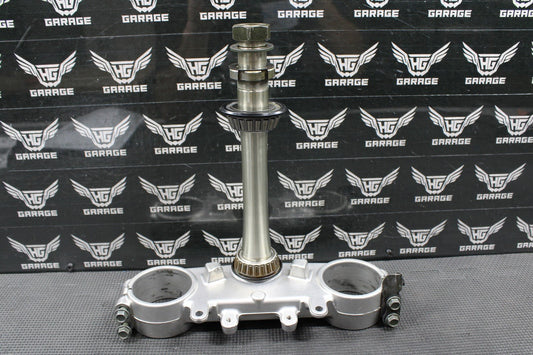 2003 YAMAHA YZ125 OEM FRONT FORKS CLAMP LOWER TRIPLE TREE STEM 5UN - 23340 - L0 - 00 - hggarage