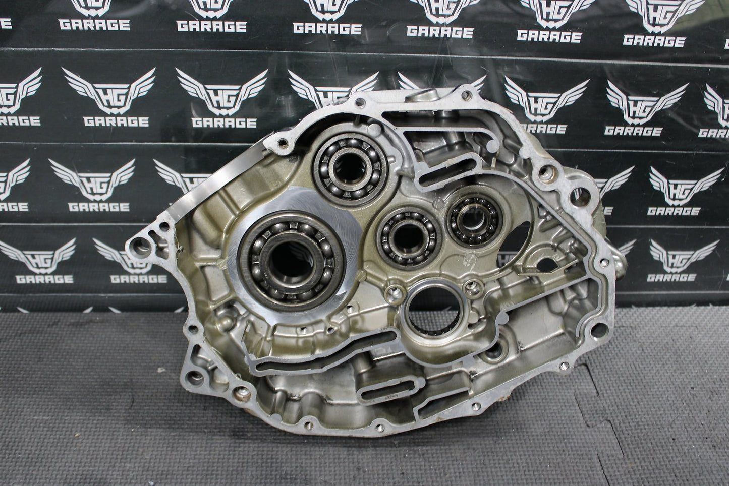 2001 YAMAHA TTR225 OEM LEFT RIGHT ENGINE MOTOR CRANKCASE CRANK CASES BLOCK - hggarage