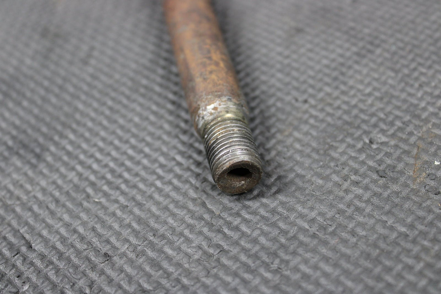 2000 HONDA CR125R CR250 CR250R OEM REAR BACK SWINGARM BOLT SUSPENSION PIVOT AXLE - hggarage