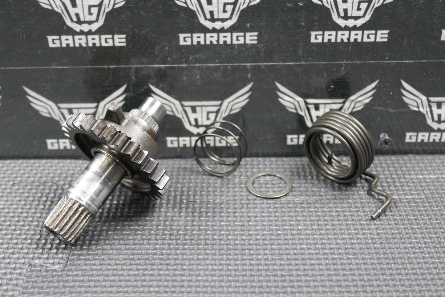 2001 HONDA CR250R OEM KICKSTART KICK STARTER SHAFT GEAR RATCHET 28221 - KZ3 - A10 - hggarage