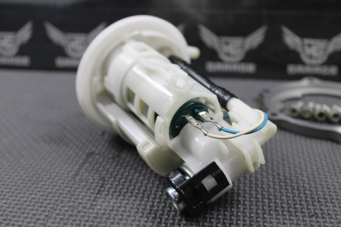 2020 YAMAHA 17 - 22 YZ250F YZ450F OEM GAS FUEL TANK PUMP UNIT 33D - 13907 - 02 - 00 GOOD - hggarage