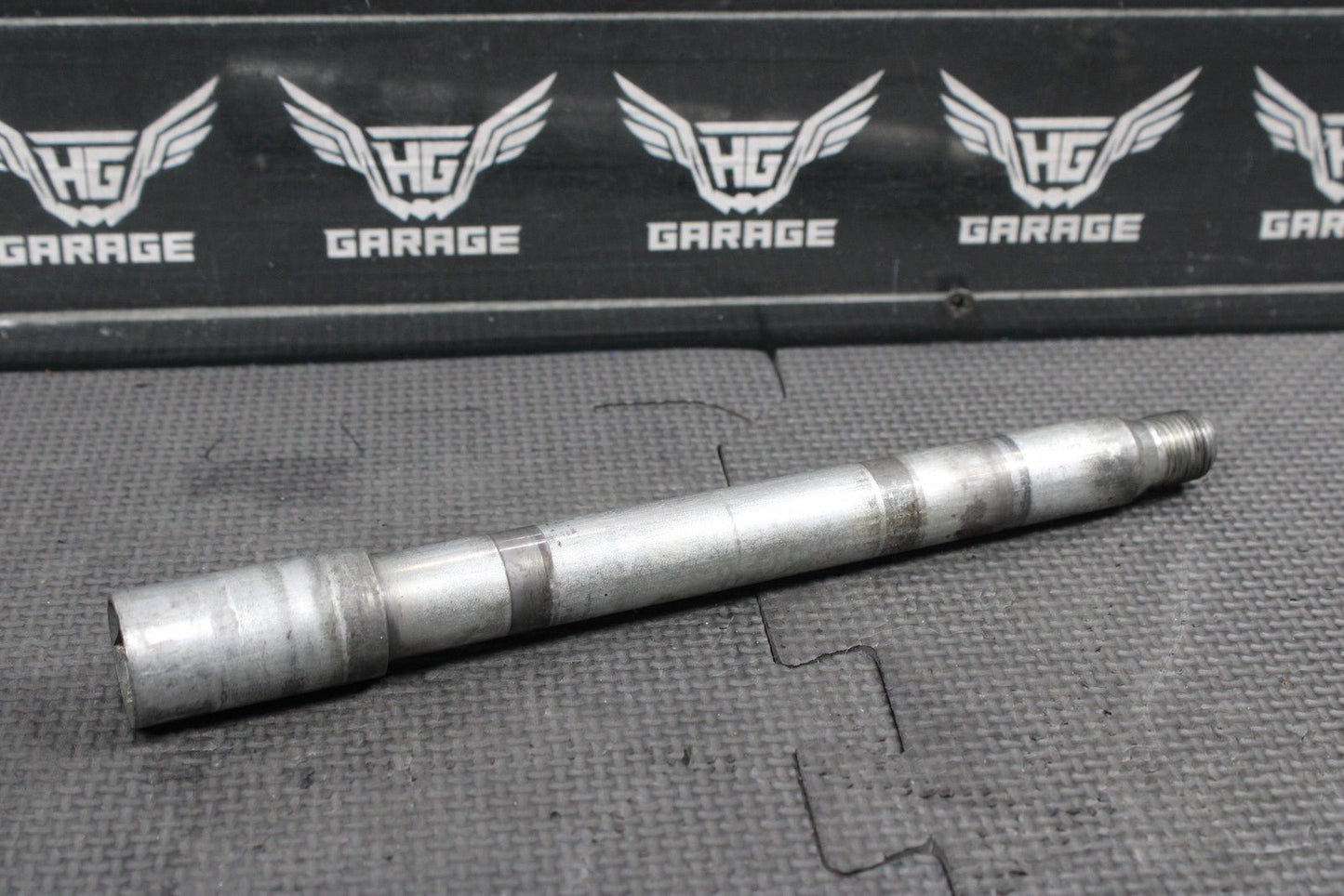 2006 YAMAHA YZ250F OEM FRONT WHEEL RIM AXLE PIVOT BOLT 1C3 - 25181 - 10 - 00 - hggarage