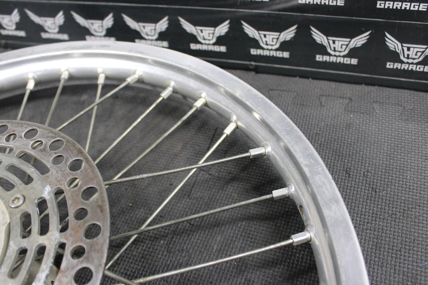 1999 SUZUKI 96 - 00 RM125 RM250 OEM FRONT WHEEL RIM 54111 - 36E10 55311 - 36E00 - hggarage