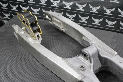 47571572