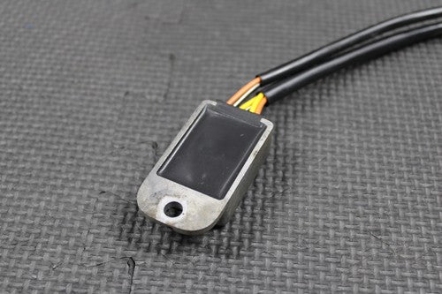 47572104
