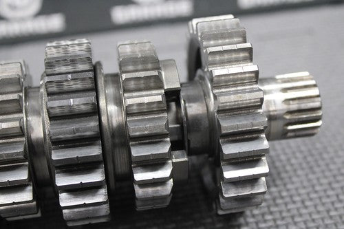 47572586