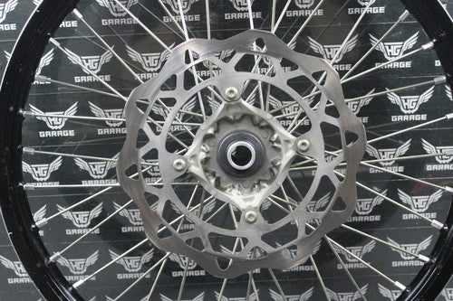 47572617