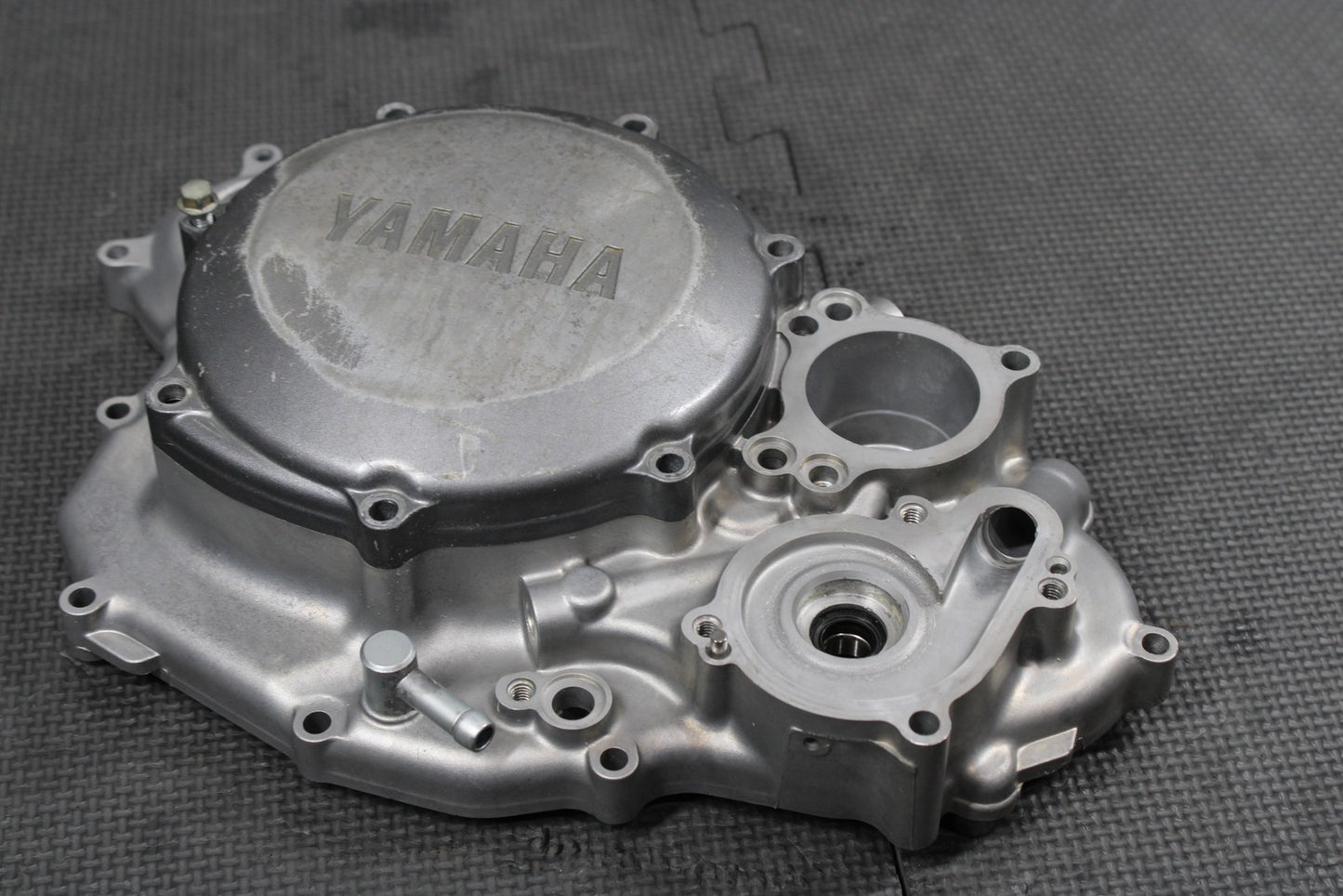 2006 YAMAHA YZ250F OEM INNER OUTER RIGHT SIDE CLUTCH COVER 5NL - 15415 - 00 - 00 - hggarage