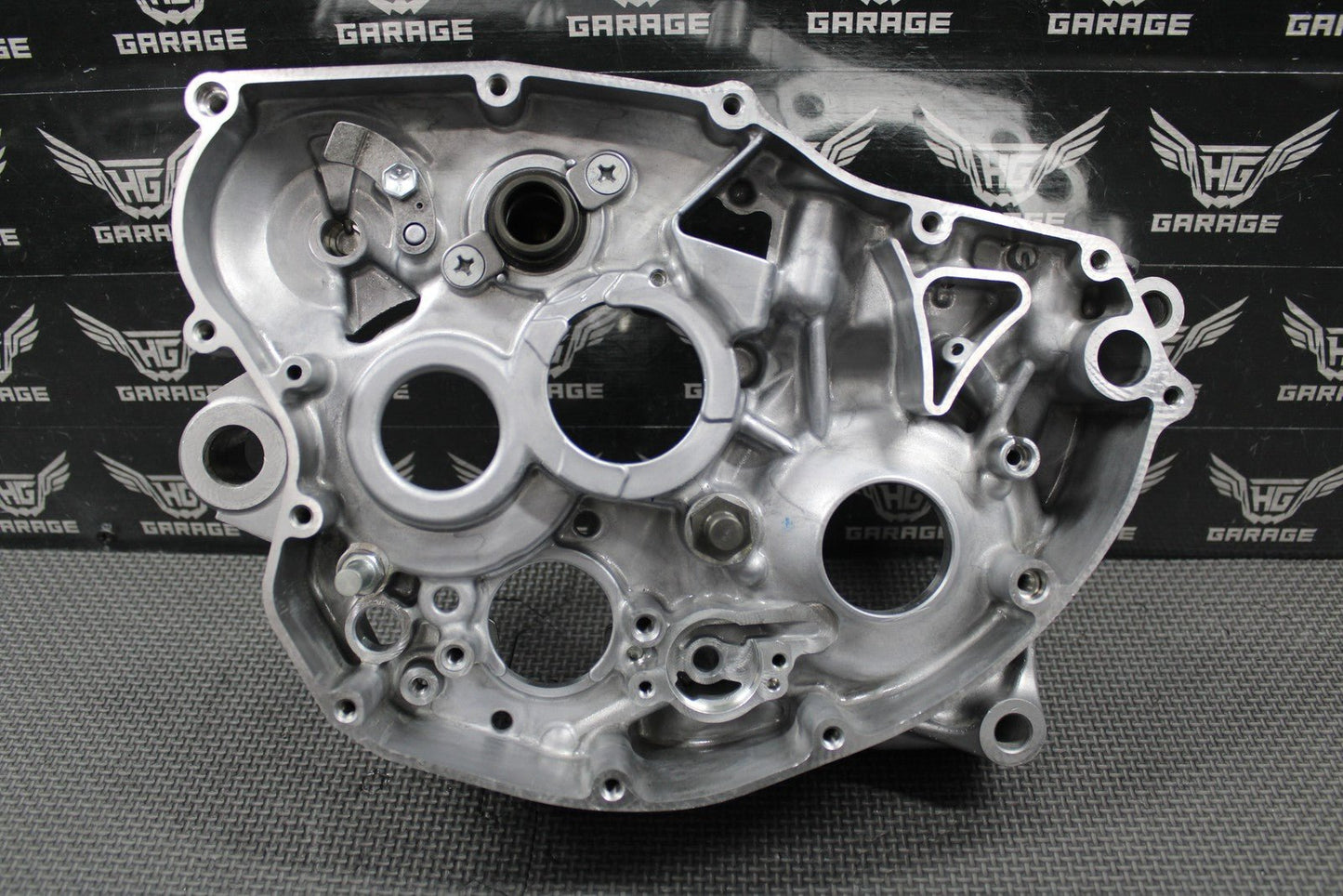 2020 SUZUKI RMZ250 OEM LEFT RIGHT ENGINE CRANKCASE CRANK CASES 11301 - 49850 MINT! - hggarage