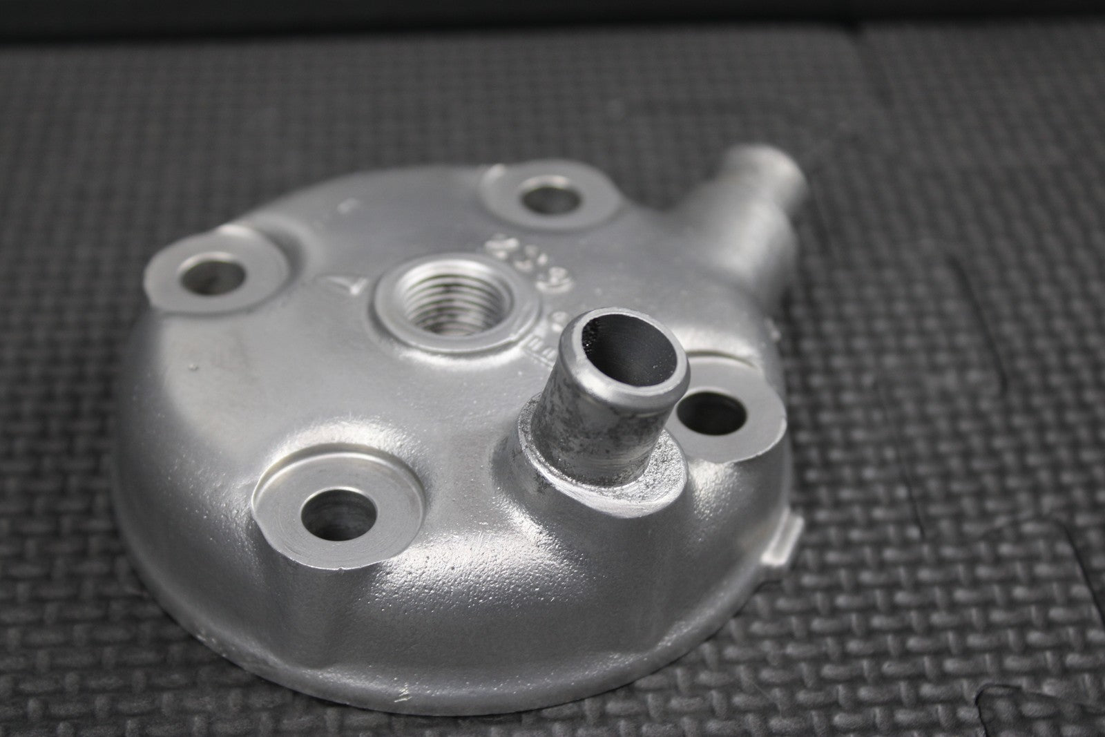 1991 88 - 91 HONDA CR80R OEM ENGINE MOTOR CYLINDER HEAD DOME 12200 - GS2 - 700 - hggarage