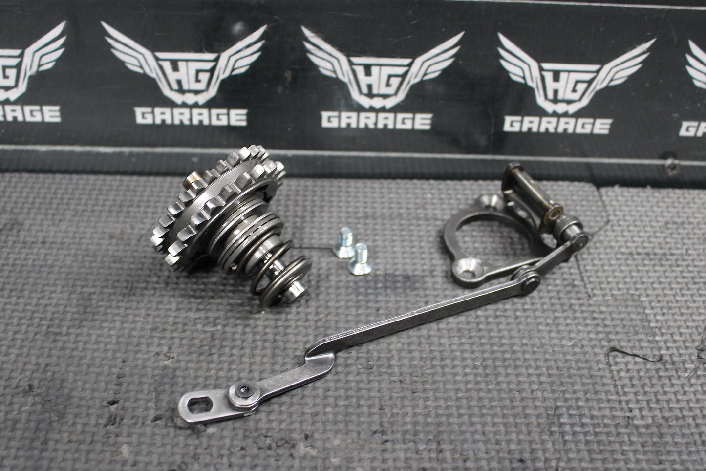 2004 Suzuki 01 - 06 RM250 OEM Engine Powervalve Exhuast Valve Linkage Governor - hggarage
