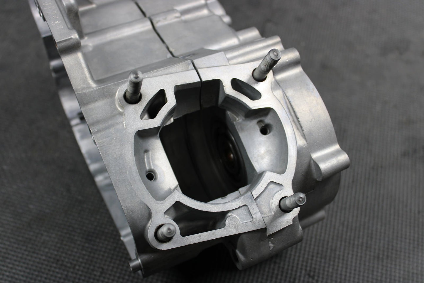 2019 KAWASAKI KX100 KX85 OEM LEFT RIGHT ENGINE CRANKCASE BLOCK ASSEMBLY - hggarage