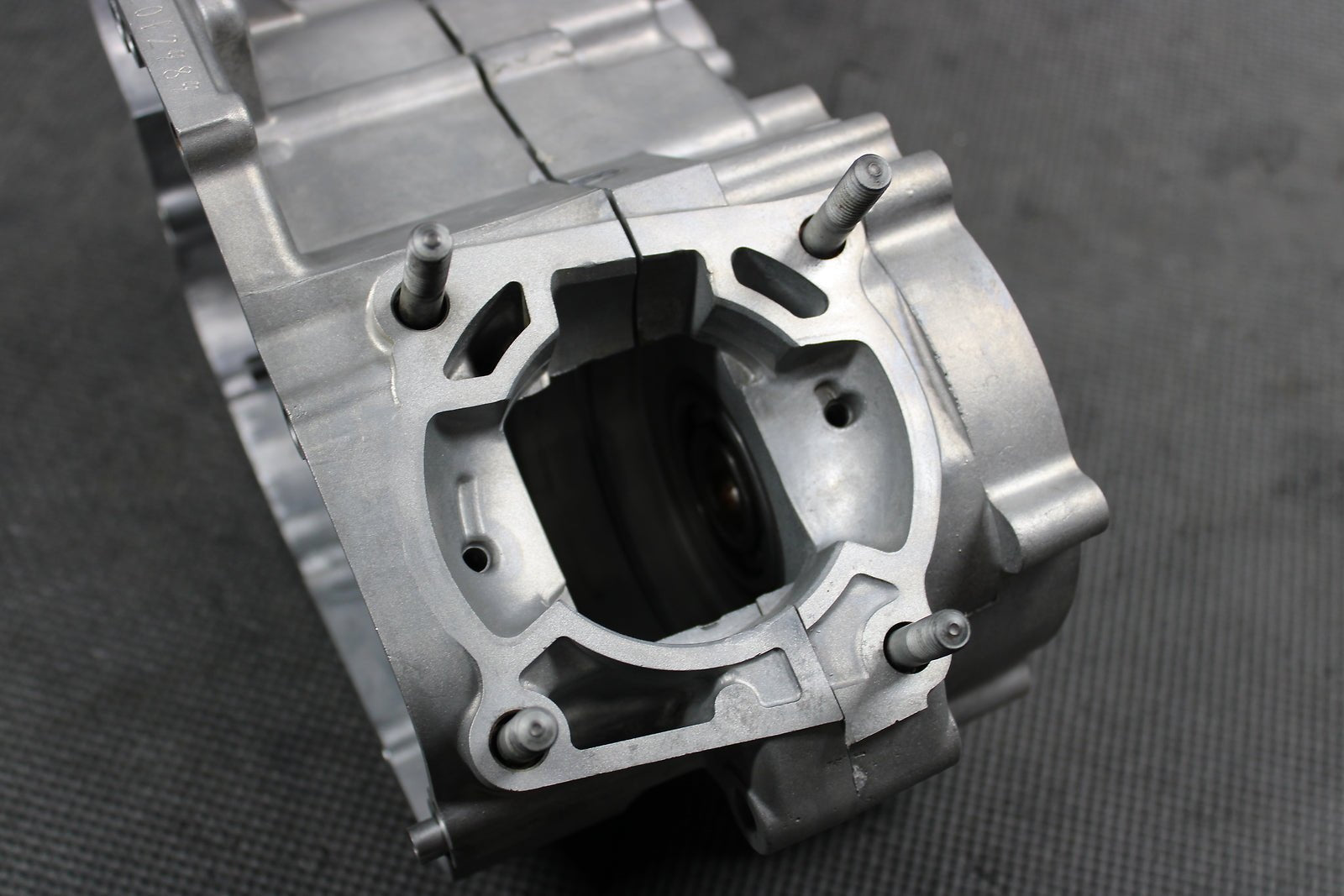2019 KAWASAKI KX100 KX85 OEM LEFT RIGHT ENGINE CRANKCASE BLOCK ASSEMBLY - hggarage