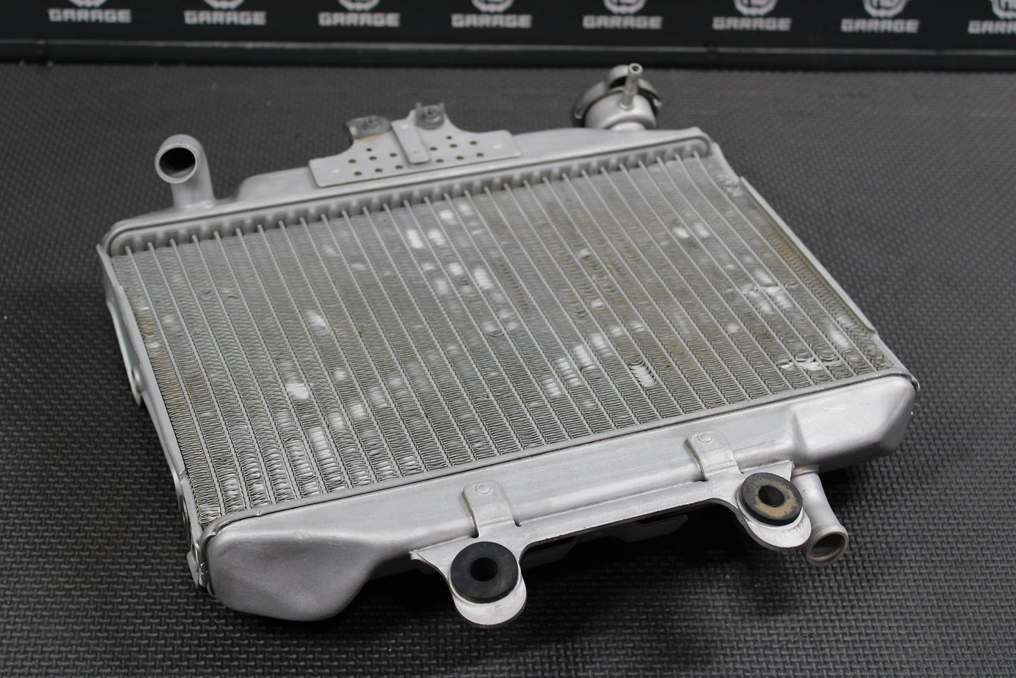 1999 Honda CR125R OEM Engine Motor Cooling Cooler Radiator 19100 - KZ4 - J10 - hggarage