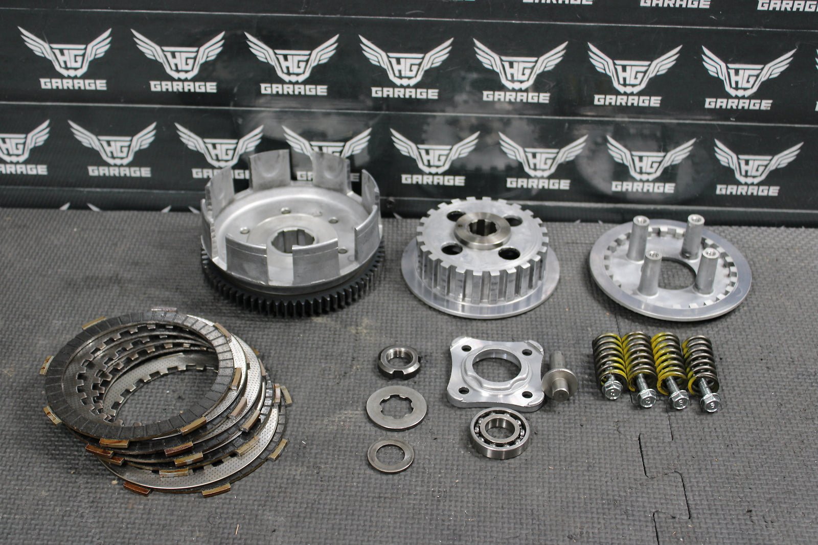 1997 Honda XR200R OEM Complete Clutch W Plates Basket Hub 22100 - 437 - 020 22121 - Kc - hggarage