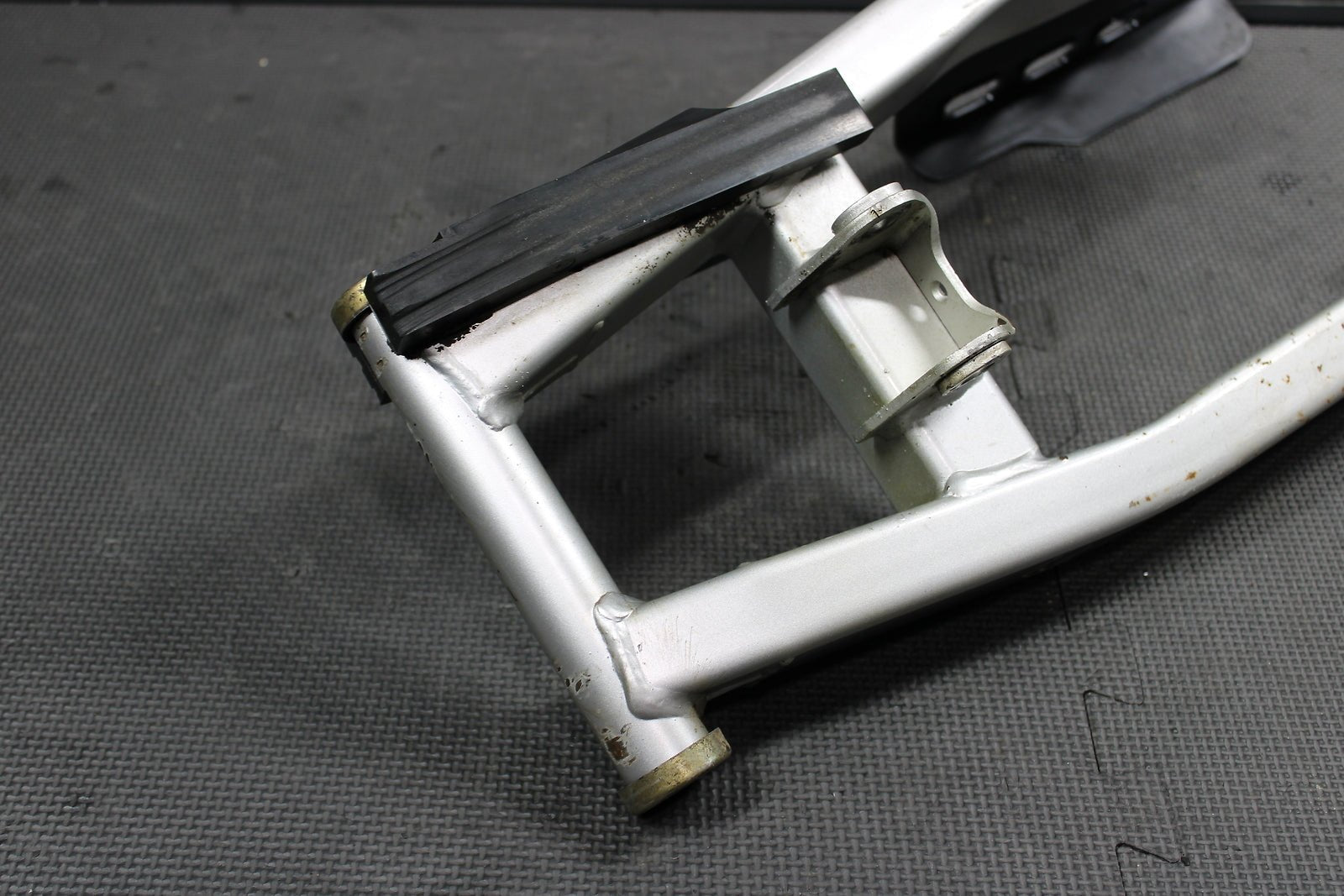 2003 YAMAHA TTR125L OEM 16" BIGWHEEL SWINGARM SWING ARM SUSPENSION - hggarage
