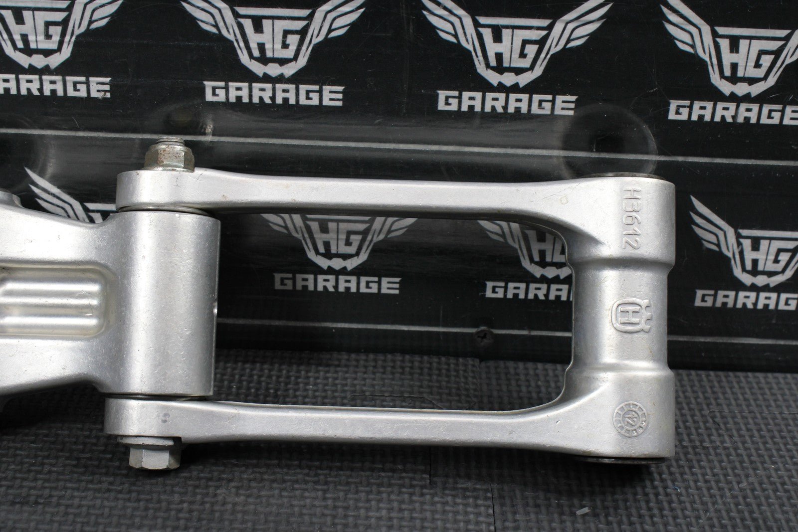 2013 HUSQVARNA TE511 OEM REAR SHOCK LINKAGE LINKS RELAY 8000H2365 8000H3615 - hggarage
