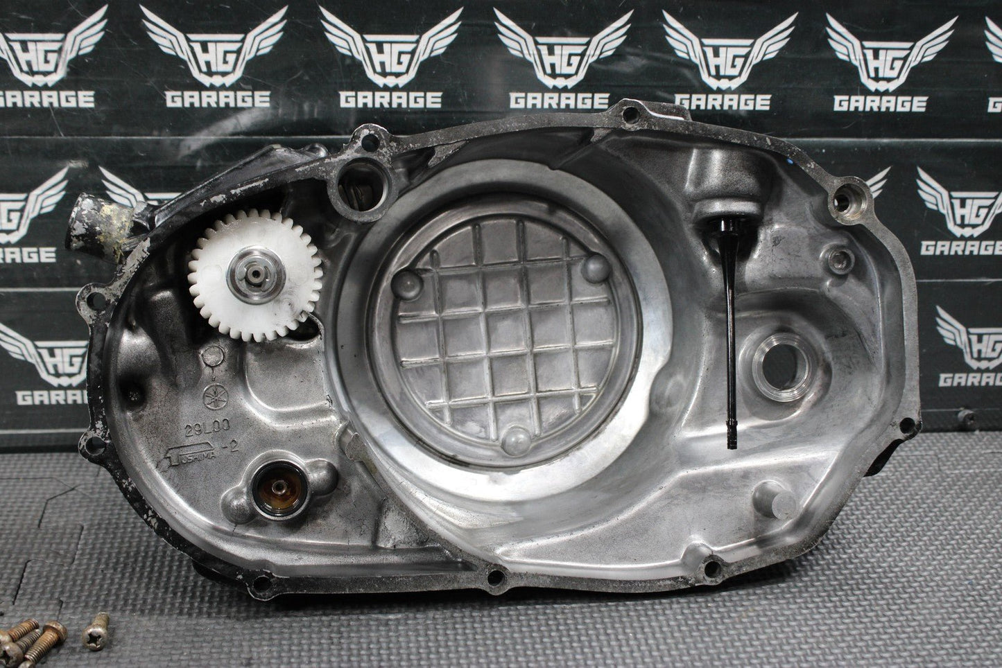 1991 YAMAHA BANSHEE 350 OEM ENGINE MOTOR RIGHT SIDE CLUTCH COVER 2GU - 15421 - 00 - 00 - hggarage