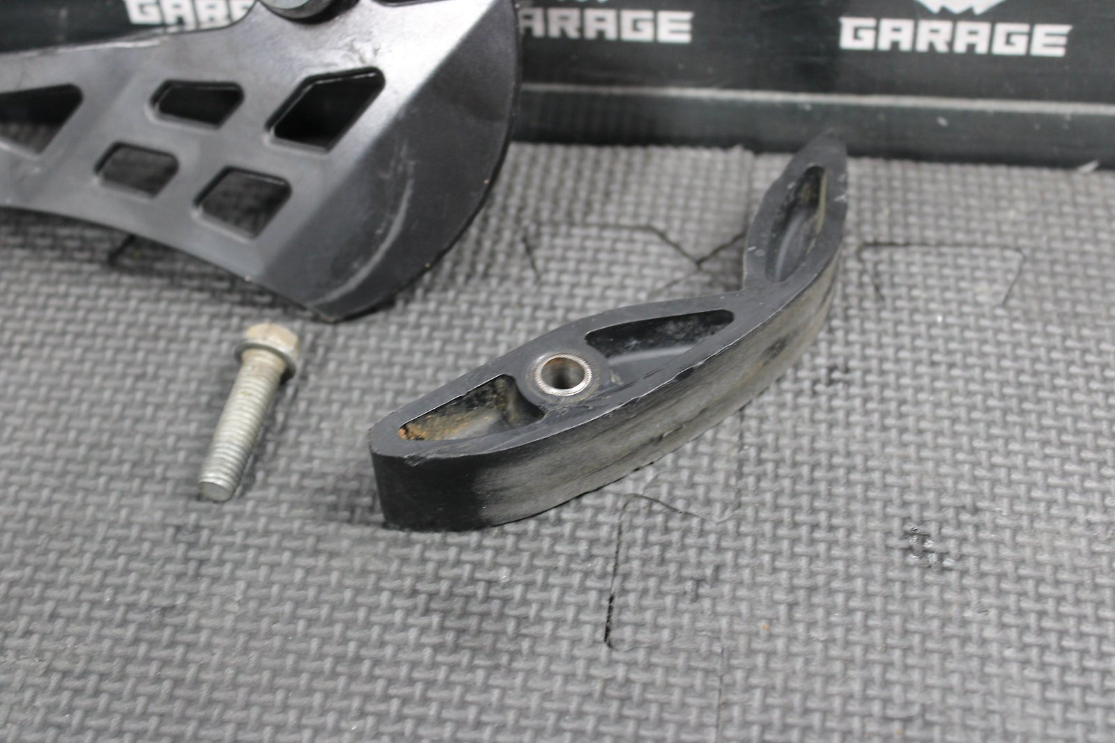 2007 KTM 2004 / 06 - 11 105 04 - 17 85SX OEM CHAIN SUPPORT GUIDE THRUST SLIDER 47007 - hggarage