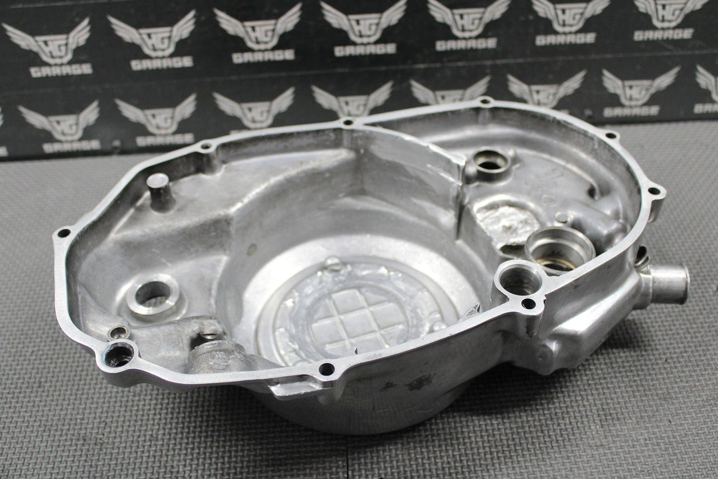 2001 YAMAHA BANSHEE 350 OEM POLISHED RIGHT CASE OUTER CLUTCH COVER 2GU - 15421 - 00 - hggarage