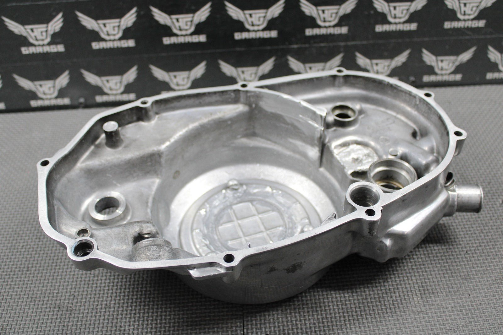 2001 YAMAHA BANSHEE 350 OEM POLISHED RIGHT CASE OUTER CLUTCH COVER 2GU - 15421 - 00 - hggarage