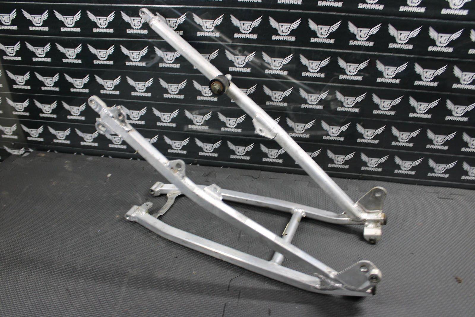 2002 YAMAHA 2002 YZ250F YZ426F OEM REAR BACK SUB FRAME SUBFRAME 5SF - 21190 - 00 - 00 - hggarage