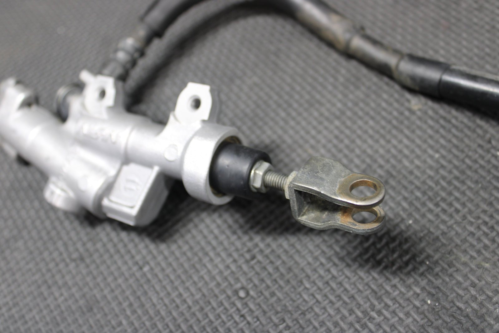 2009 YAMAHA YZ450F OEM NISSIN REAR BACK BRAKE CALIPER MASTER CYLINDER LEVER - hggarage