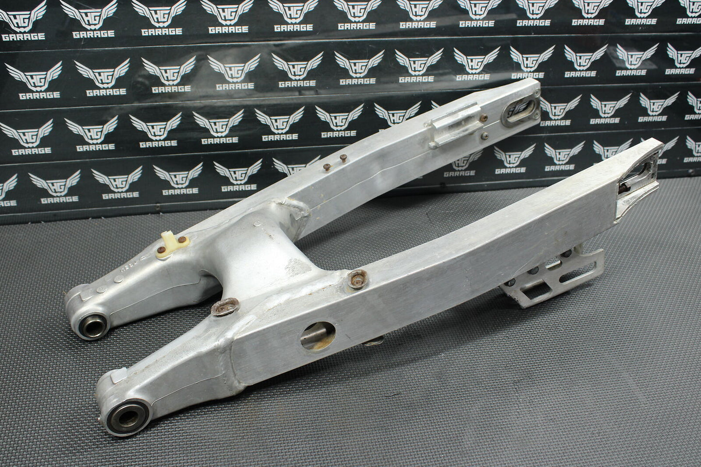 1994 HONDA CR250R OEM SWINGARM SWING ARM SUSPENSION 52100-KZ3-710