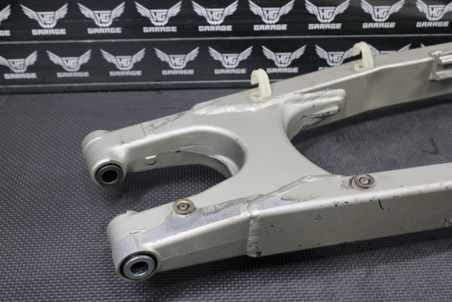 1996 KAWASAKI KX125 KX250 OEM SWINGARM SWING ARM SUSPENSION 33001 - 1487 - TX - hggarage