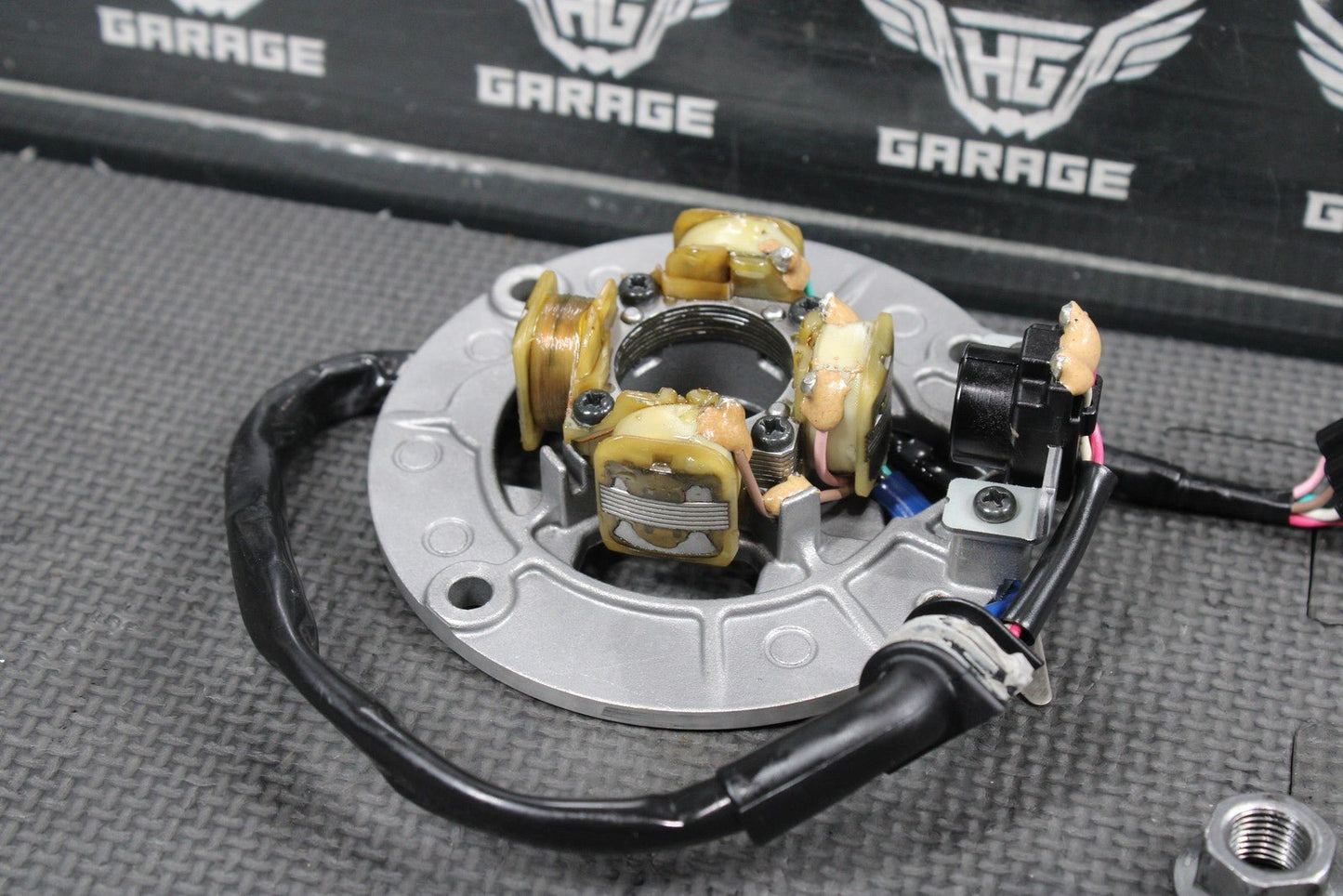 2006 06 - 09 YAMAHA YZ250F STATOR MAGNETO ROTOR FLYWHEEL 17D - 85550 - 10 - 00 GOOD! - hggarage