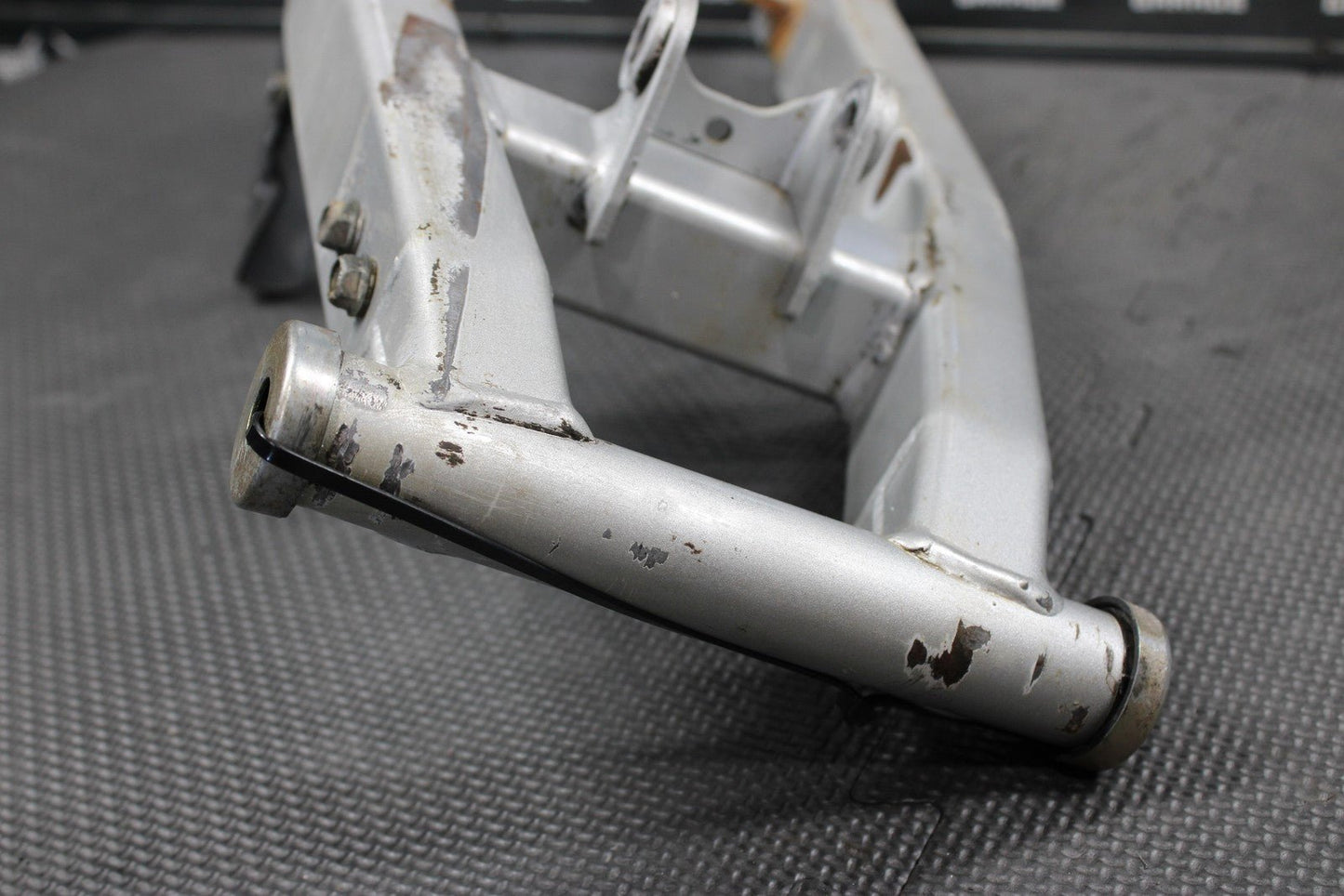 2000 YAMAHA 00 - 04 TTR125L OEM BIGWHEEL SWINGARM SWING ARM SUSPENSION - hggarage