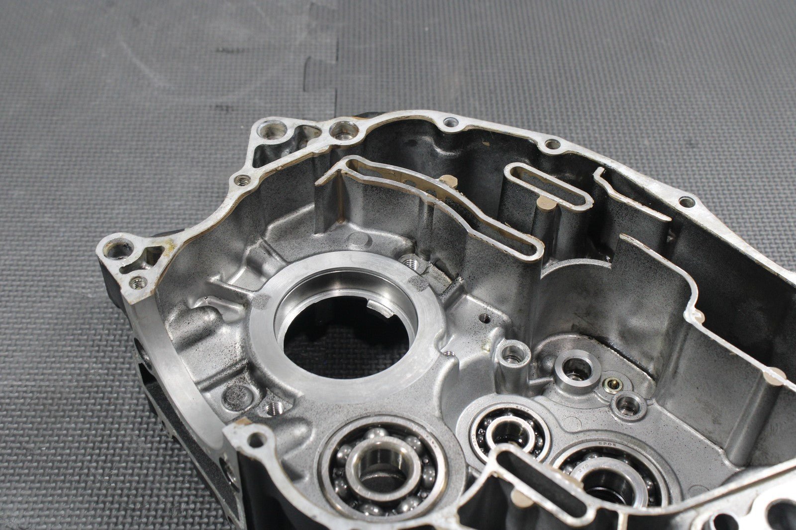 1987 YAMAHA TW200 OEM LEFT RIGHT ENGINE MOTOR CRANKCASE CRANK BLOCK SET GOOD! - hggarage
