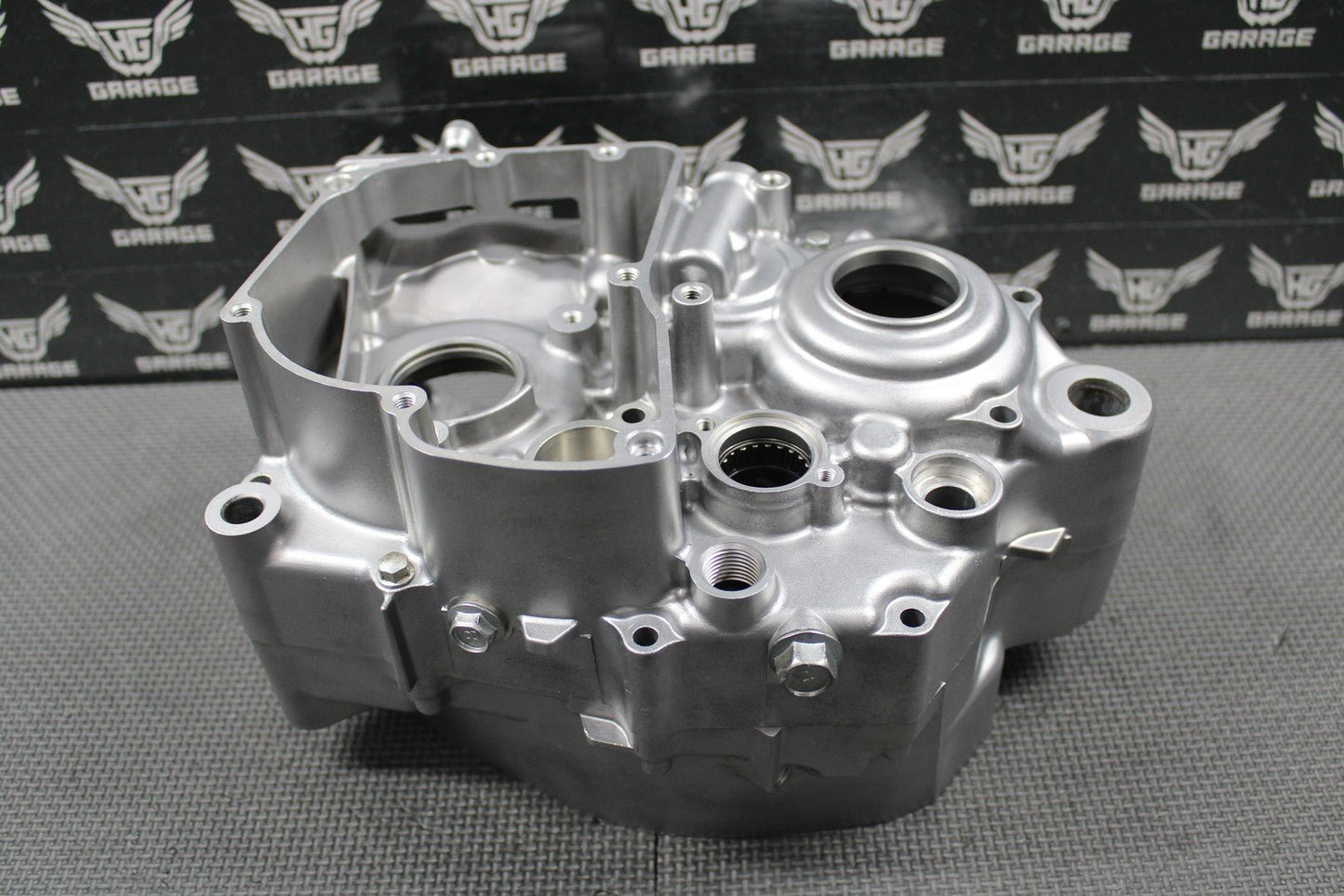 2019 SUZUKI 19 - 25 RMZ250 OEM LEFT RIGHT ENGINE CRANKCASE CRANK CASES BLOCK MINT! - hggarage