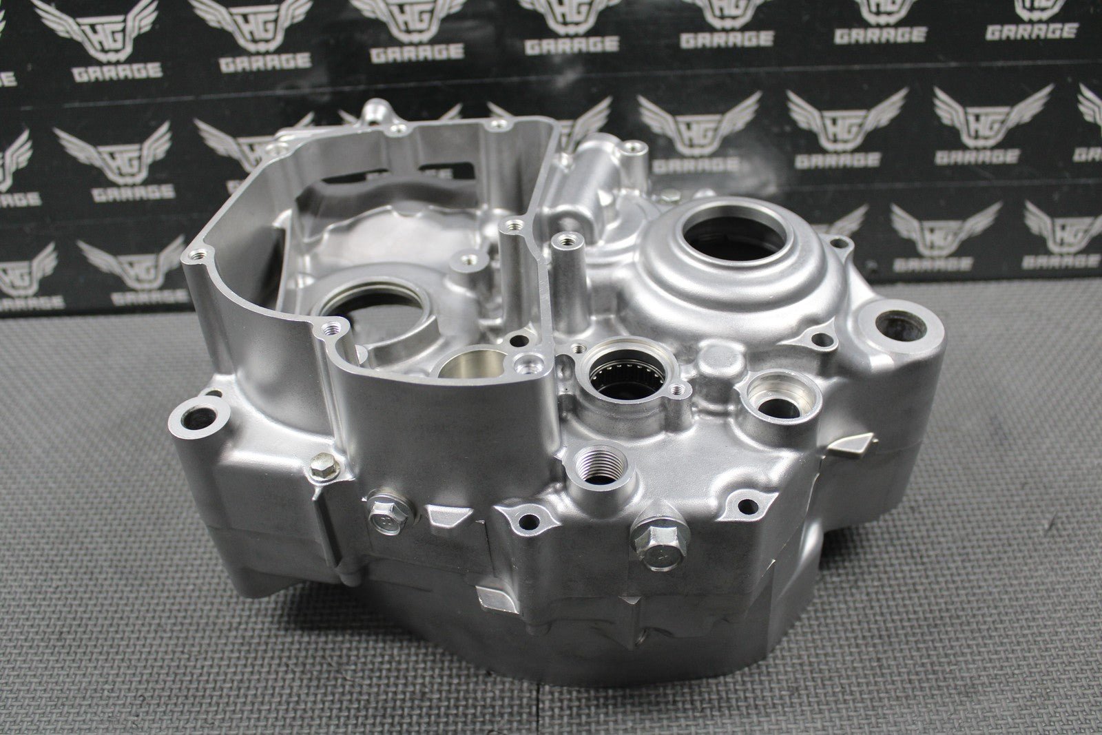 2019 SUZUKI 19 - 25 RMZ250 OEM LEFT RIGHT ENGINE CRANKCASE CRANK CASES BLOCK MINT! - hggarage