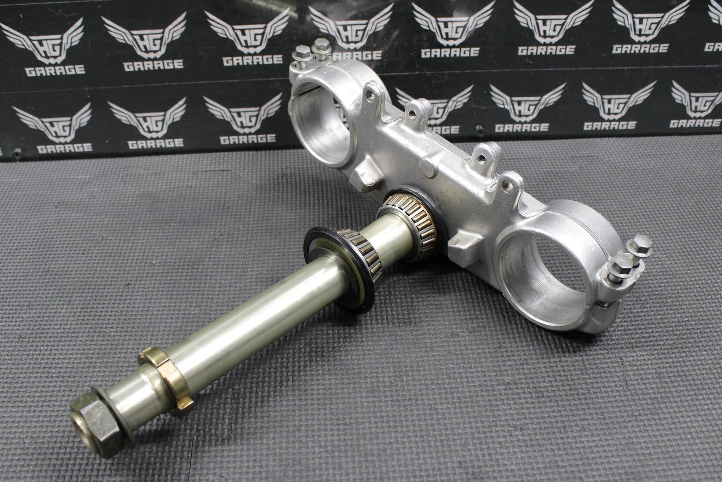 1999 YAMAHA YZ125 OEM FRONT FORKS CLAMP LOWER TRIPLE TREE STEM 5DH - 23340 - M0 - 00 - hggarage
