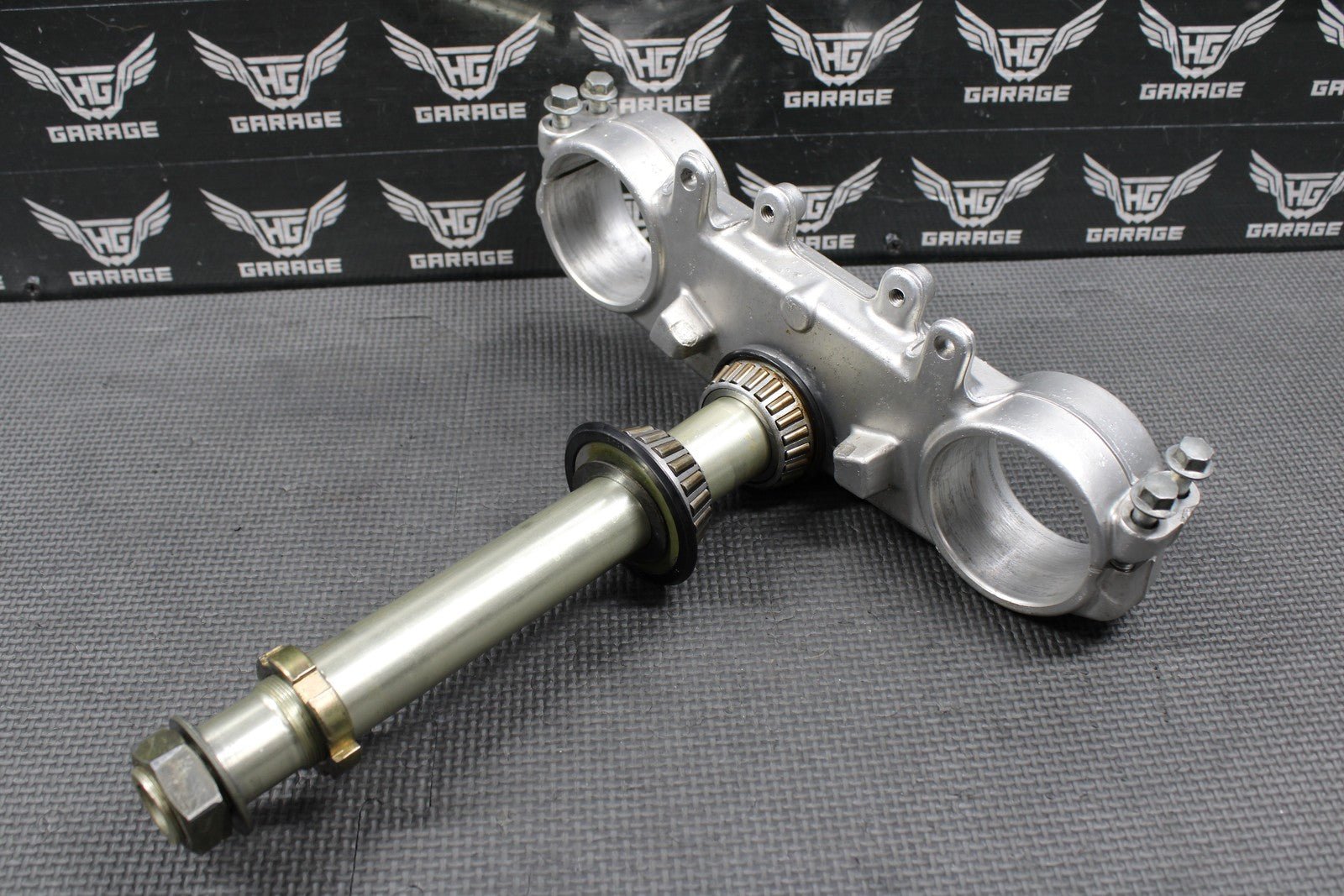 1999 YAMAHA YZ125 OEM FRONT FORKS CLAMP LOWER TRIPLE TREE STEM 5DH - 23340 - M0 - 00 - hggarage