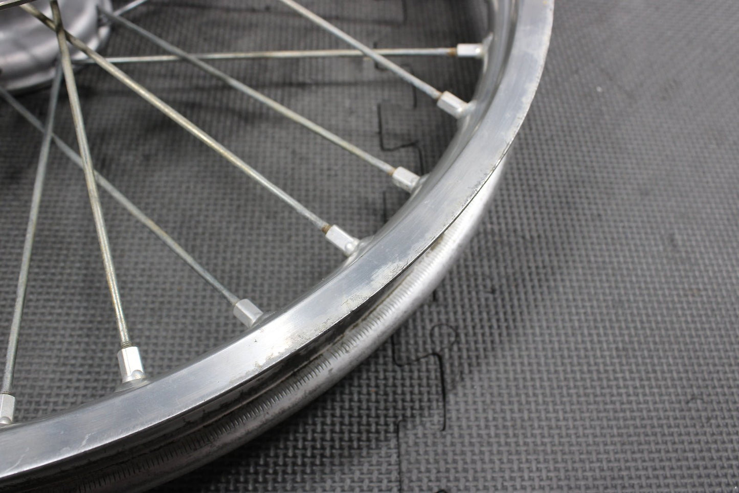 2005 Yamaha YZ125 YZ250 OEM Excel Front Wheel Rim Hub 5XC - W2519 - L0 - 00 - hggarage