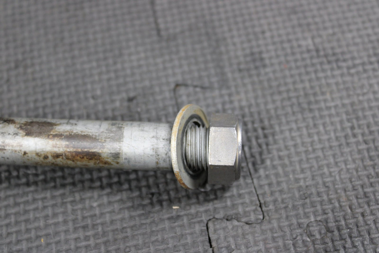 2012 KAWASAKI KX250F OEM REAR BACK SWINGARM BOLT SUSPENSION PIVOT AXLE 33032 - 001 - hggarage