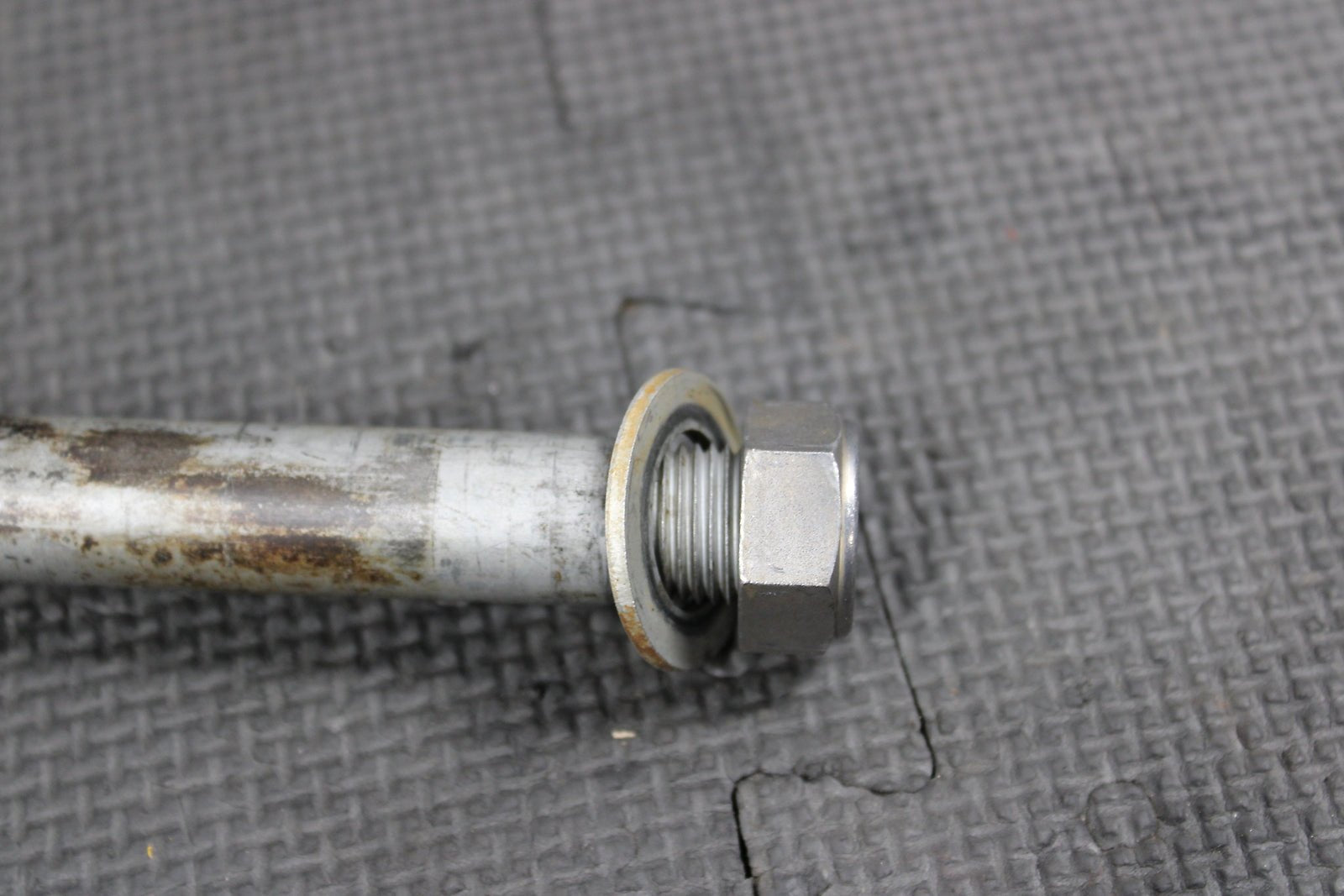 2012 KAWASAKI KX250F OEM REAR BACK SWINGARM BOLT SUSPENSION PIVOT AXLE 33032 - 001 - hggarage