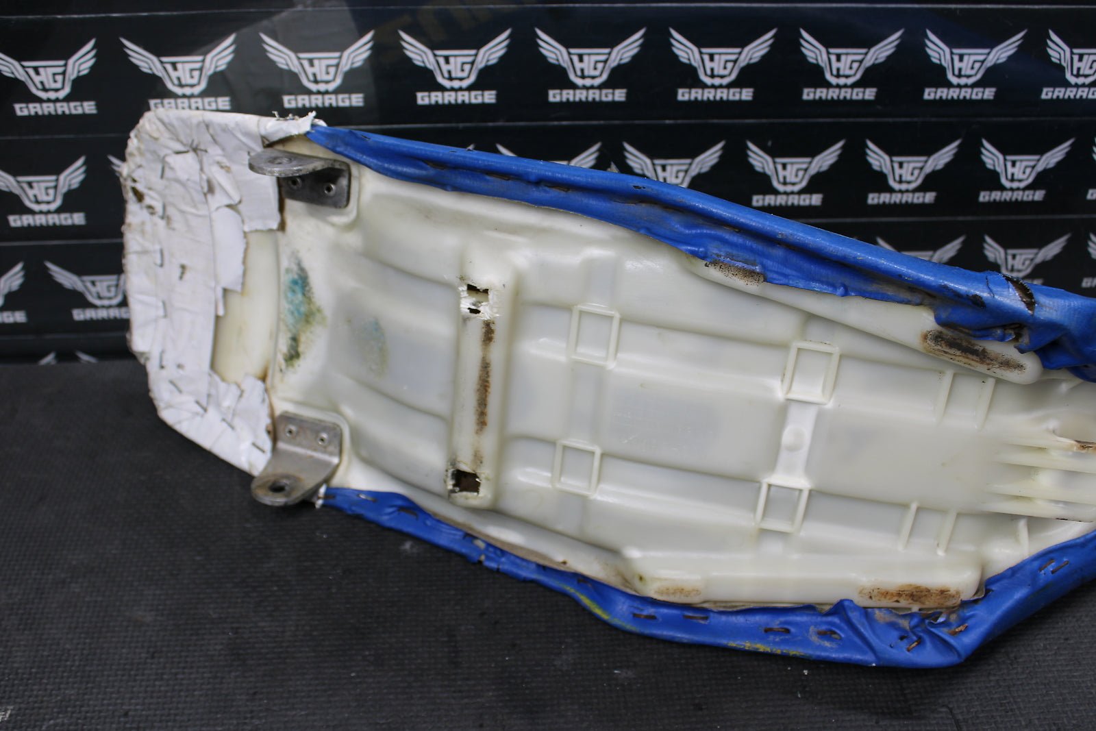 1989 SUZUKI RM250 OEM SEAT SADDLE 45100 - 28C00 - 4UZ - hggarage