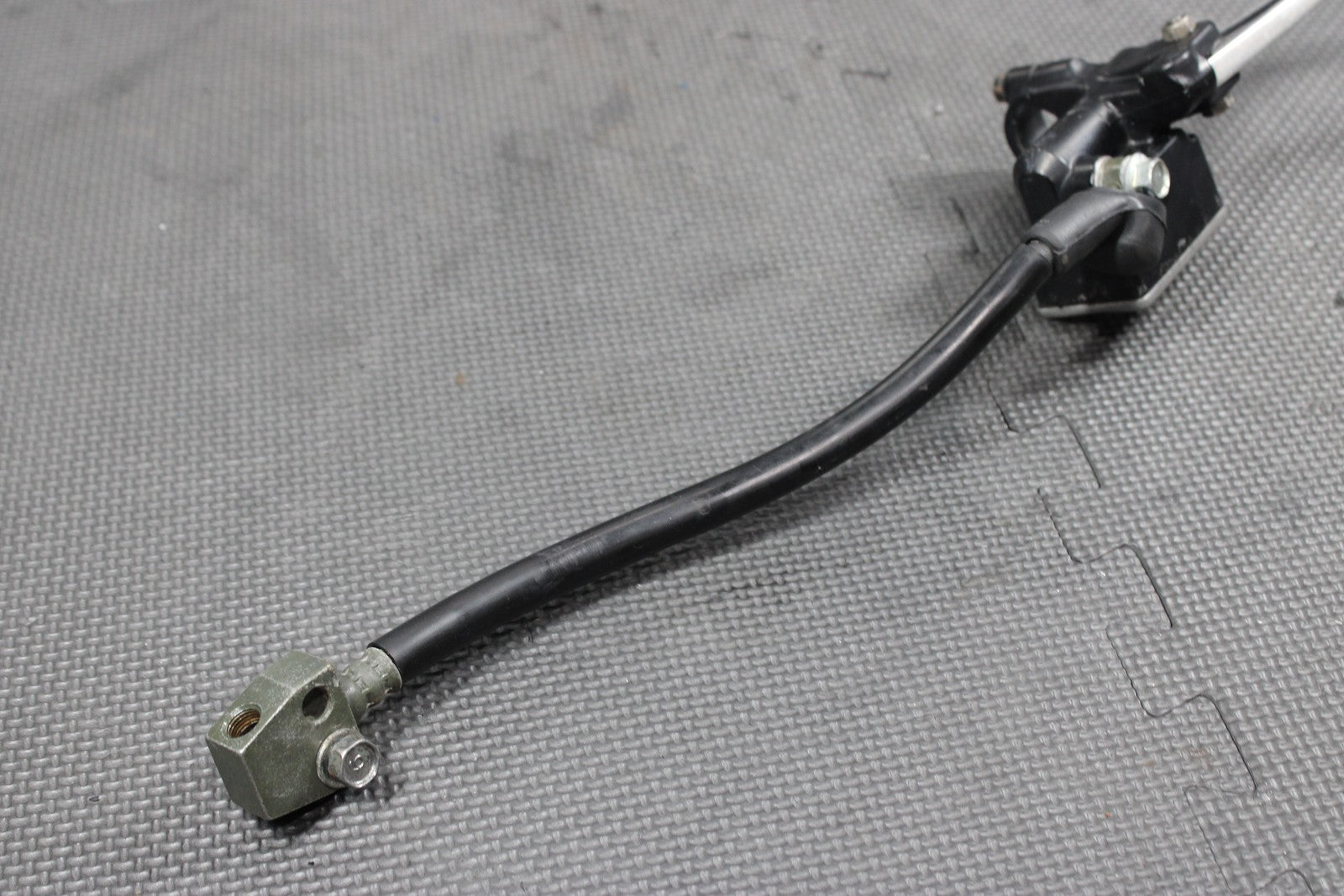 1991 YAMAHA BANSHEE 350 87 - 94 OEM FRONT BRAKE MASTER CYLINDER W HARDLINES GOOD! - hggarage